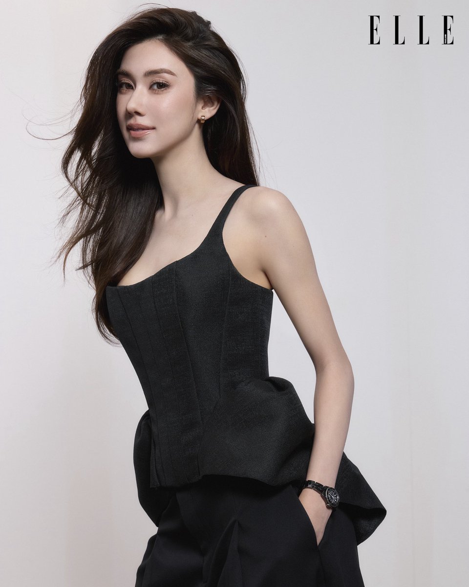 chucasica's tweet photo. โครตสวย หน้าโคตรโซ๊ะ Pls come to see my mother LenaMiu kha 🥹🔥

#ELLEThailand
#ELLEProfilexLenaMiu https://t.co/arofRCHM5J