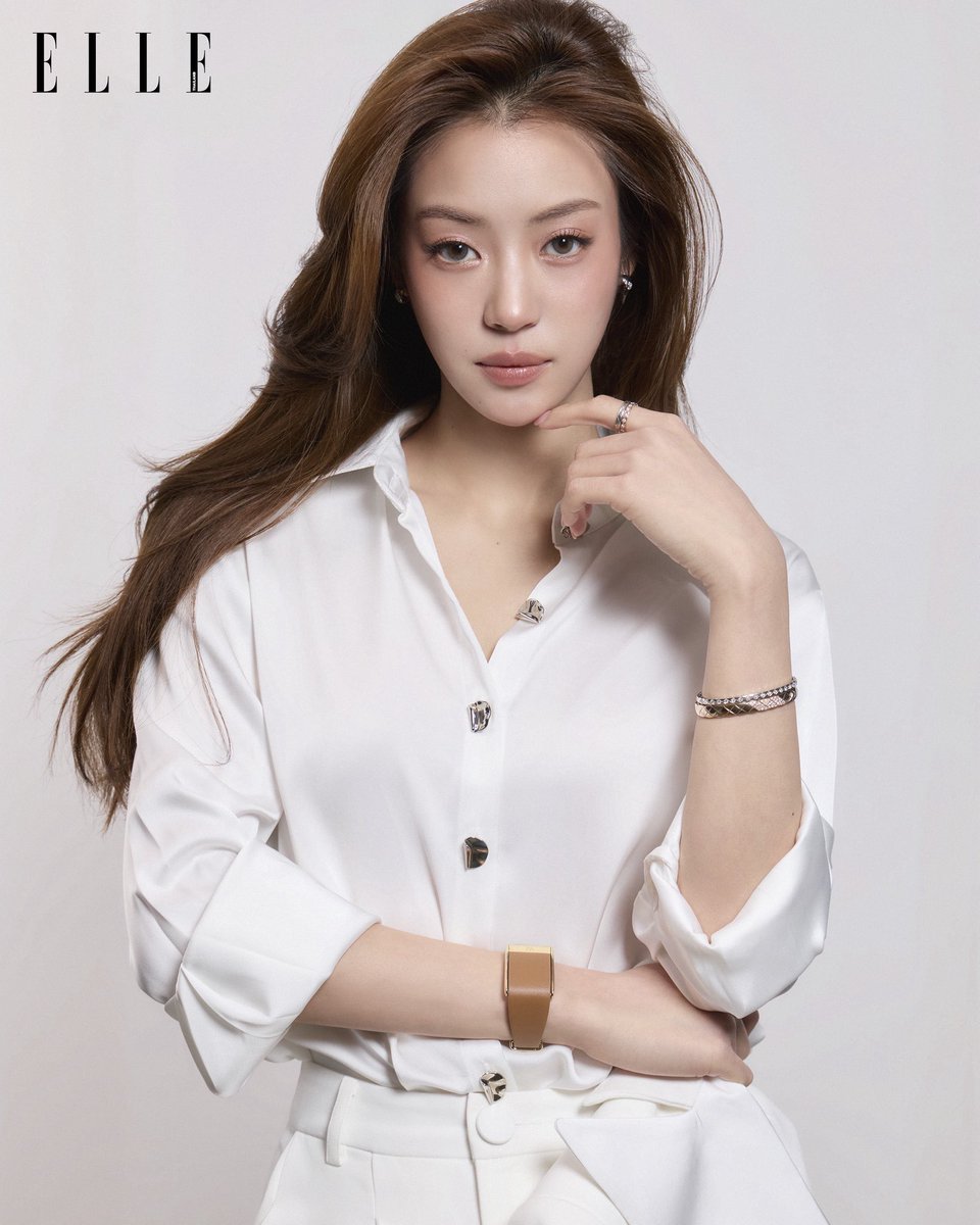 chucasica's tweet photo. โครตสวย หน้าโคตรโซ๊ะ Pls come to see my mother LenaMiu kha 🥹🔥

#ELLEThailand
#ELLEProfilexLenaMiu https://t.co/arofRCHM5J