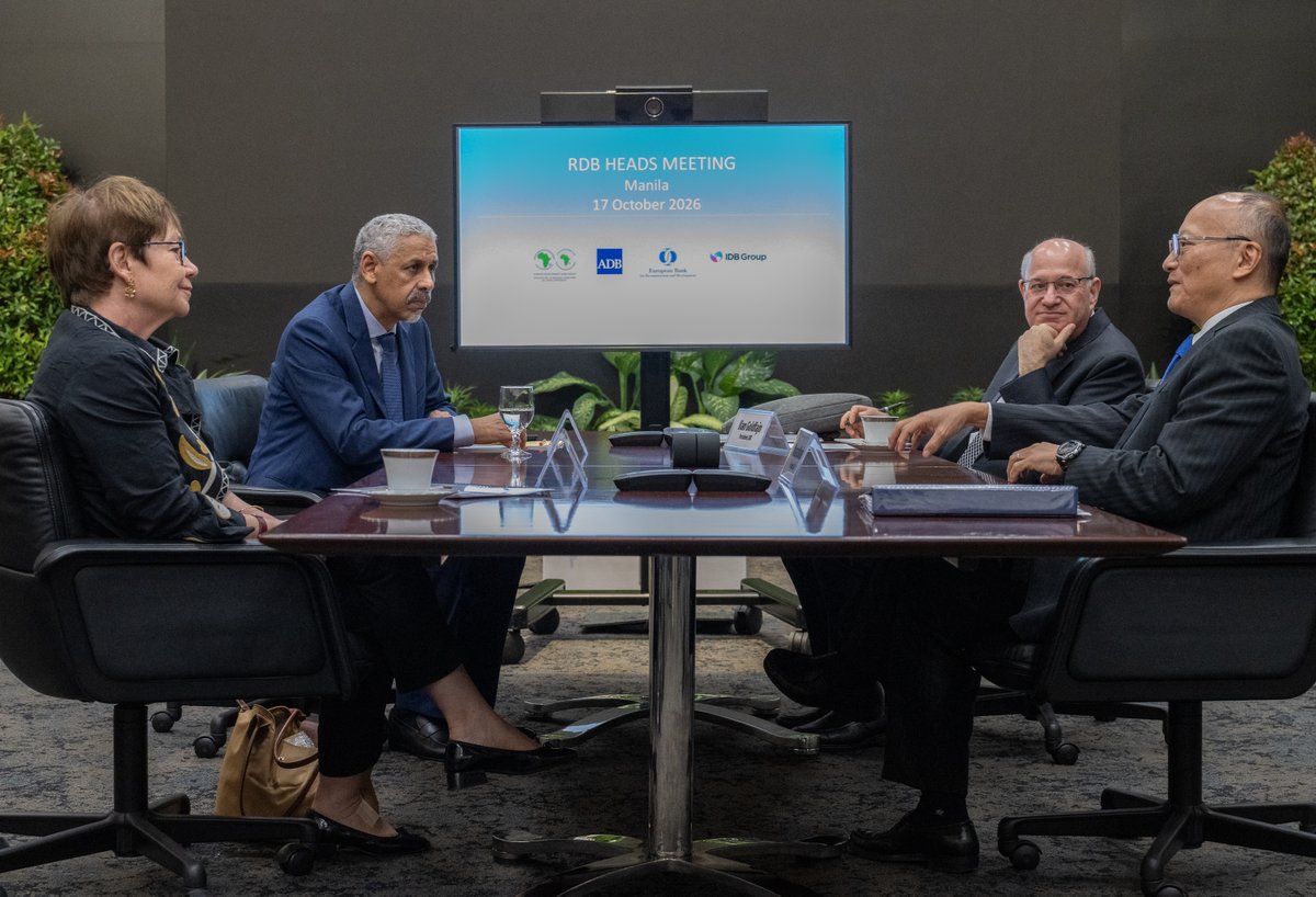 bidbr's tweet photo. Os bancos multilaterais de desenvolvimento alcançaram avanços importantes. Agora precisamos transformar esse impulso em maior impacto.

Em Manila, discutimos como mobilizar mais capital privado, fortalecer a colaboração entre os bancos multilaterais de desenvolvimento e avançar em prioridades compartilhadas, incluindo empregos, natureza, clima, água, minerais críticos e inteligência artificial.

Trabalhando juntos, podemos alcançar resultados mais sólidos para os países que atendemos.

Saiba mais: https://t.co/PHdl3e6GOF

@BIDInvest - @IDB_Lab