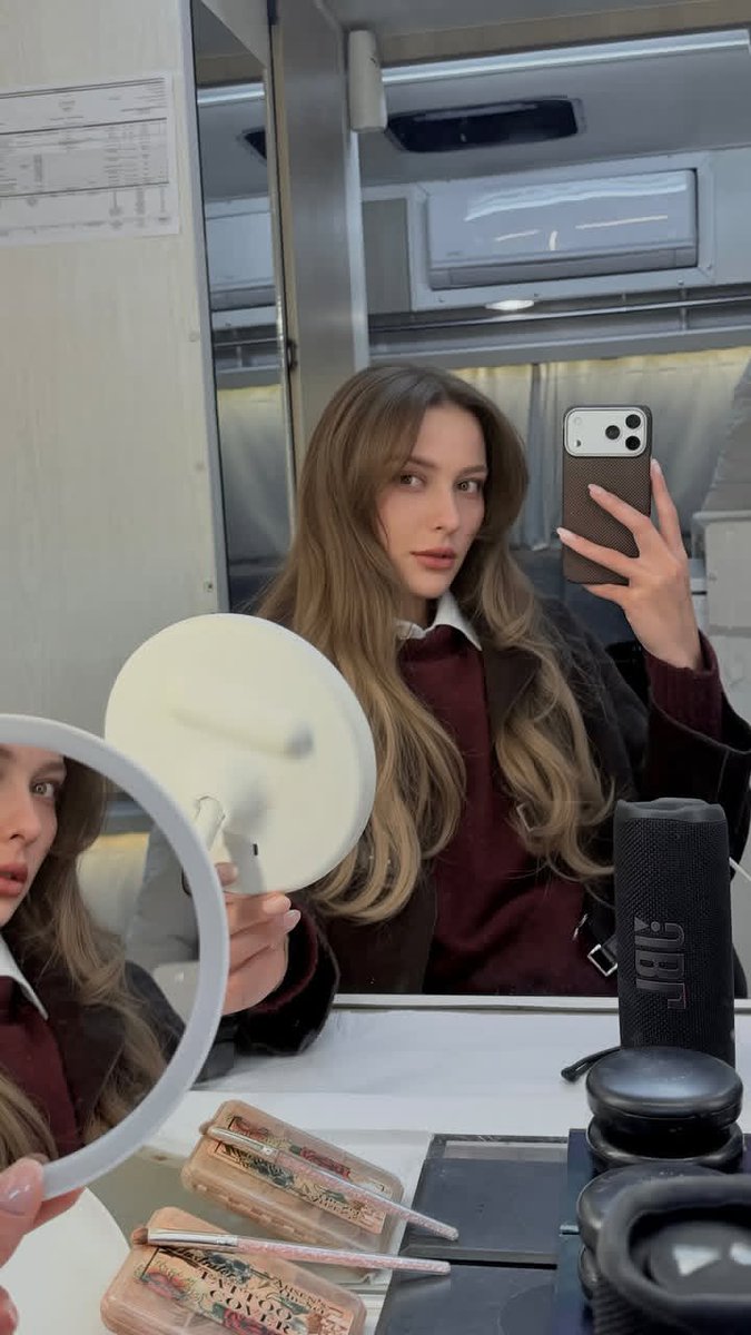 emnaz48's tweet photo. تجنن بمعنى الكلمه ماشاءالله 🦋🧜🏻‍♀️💫 https://t.co/aETKfezEMr