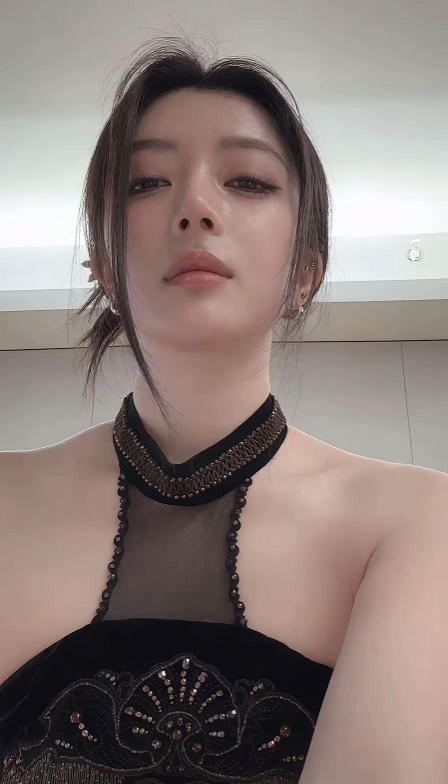 T77T7_'s tweet photo. 国产系列最顶的一张脸之一，不接受任何反驳 https://t.co/CQ7cC7mW0R