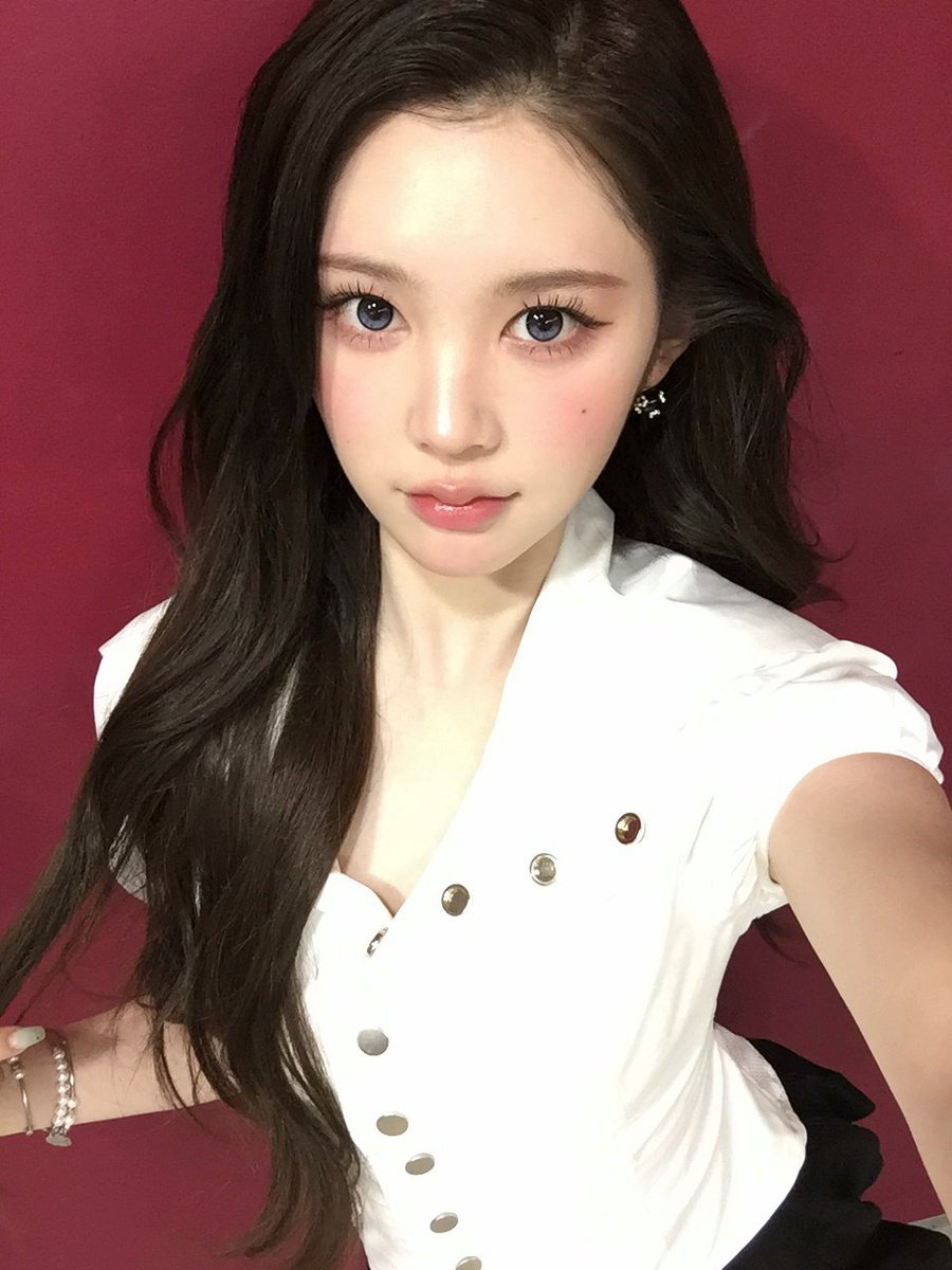 translatingH2H's tweet photo. 🌟 Weverse Post 261017 | #에이나

#A_NA : NOL Festival🤍

(1 of 2)
#하츠투하츠 #Hearts2Hearts https://t.co/nh17WNFAdP