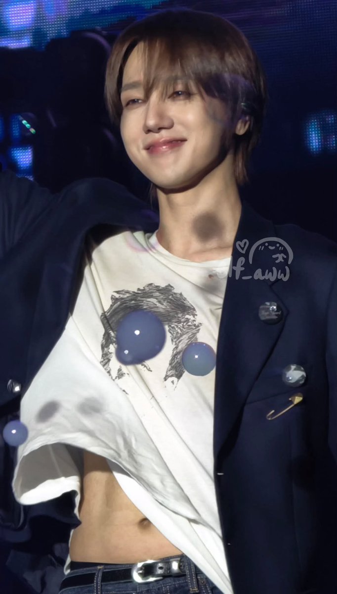 yesungiedf's tweet photo. That belly button peeking up!!!🫣

Cr: elf_aww https://t.co/pX91gVLepF