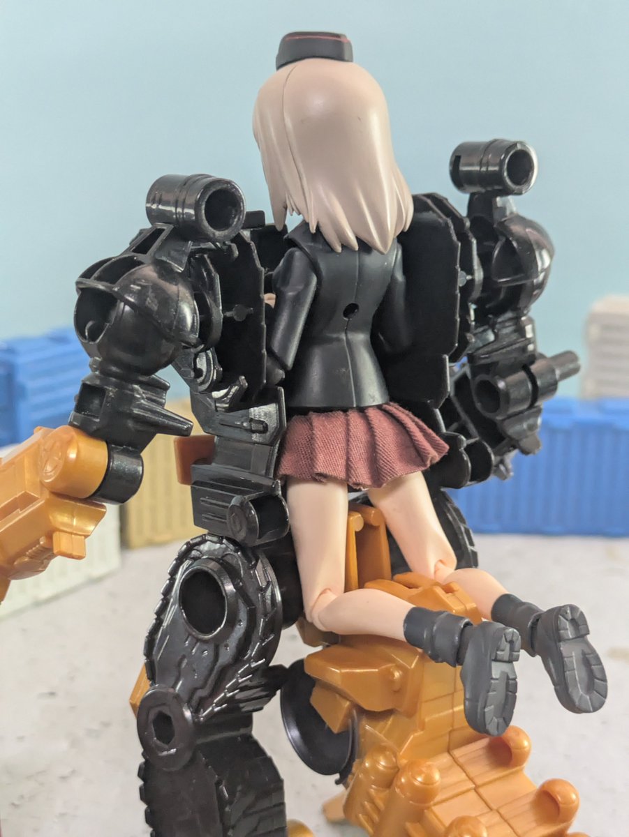 tarou717's tweet photo. 大抵のfigmaはビルドメカゴジラと合体できる https://t.co/C2OgBCvyeD