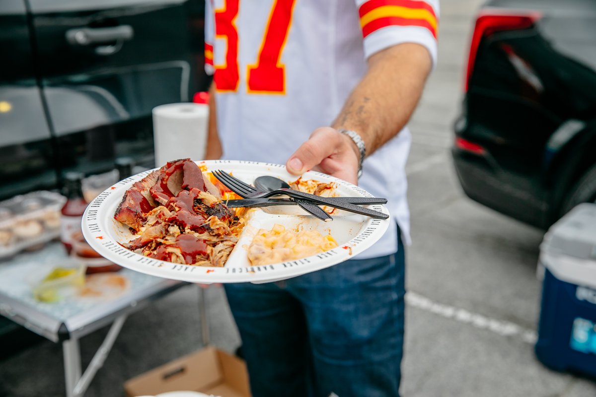 jackstackbbq's tweet photo. Bolts or barbecue? We know which one we're picking. 😉

Grab your Game Day Specials before the 3:25 PM kickoff against Los Angeles.

Every pack ordered this season helps give back to Children's Mercy, up to $20,000 by the end of the season. ❤️

👉 https://t.co/tVphIIvP51 https://t.co/yEeZJe6hyN