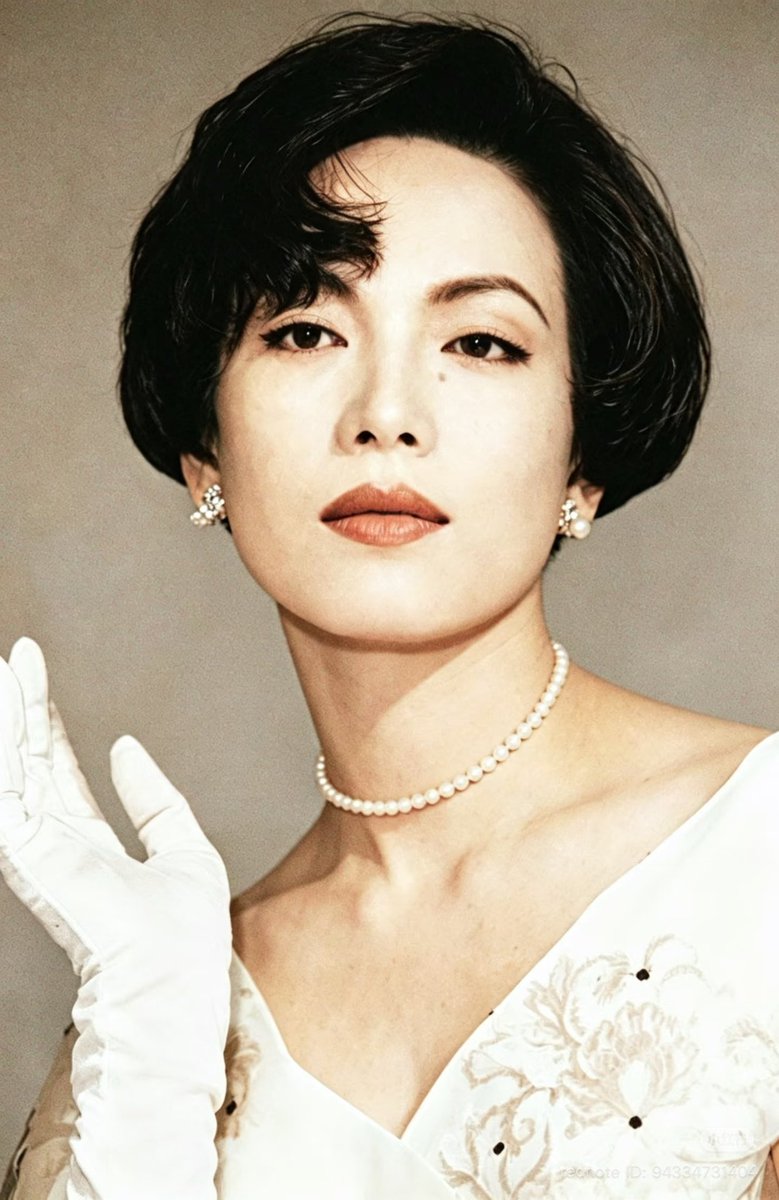 jansetdoesart's tweet photo. This is how I imagine 50 yo Ada Wong https://t.co/XQfNk7nw6R