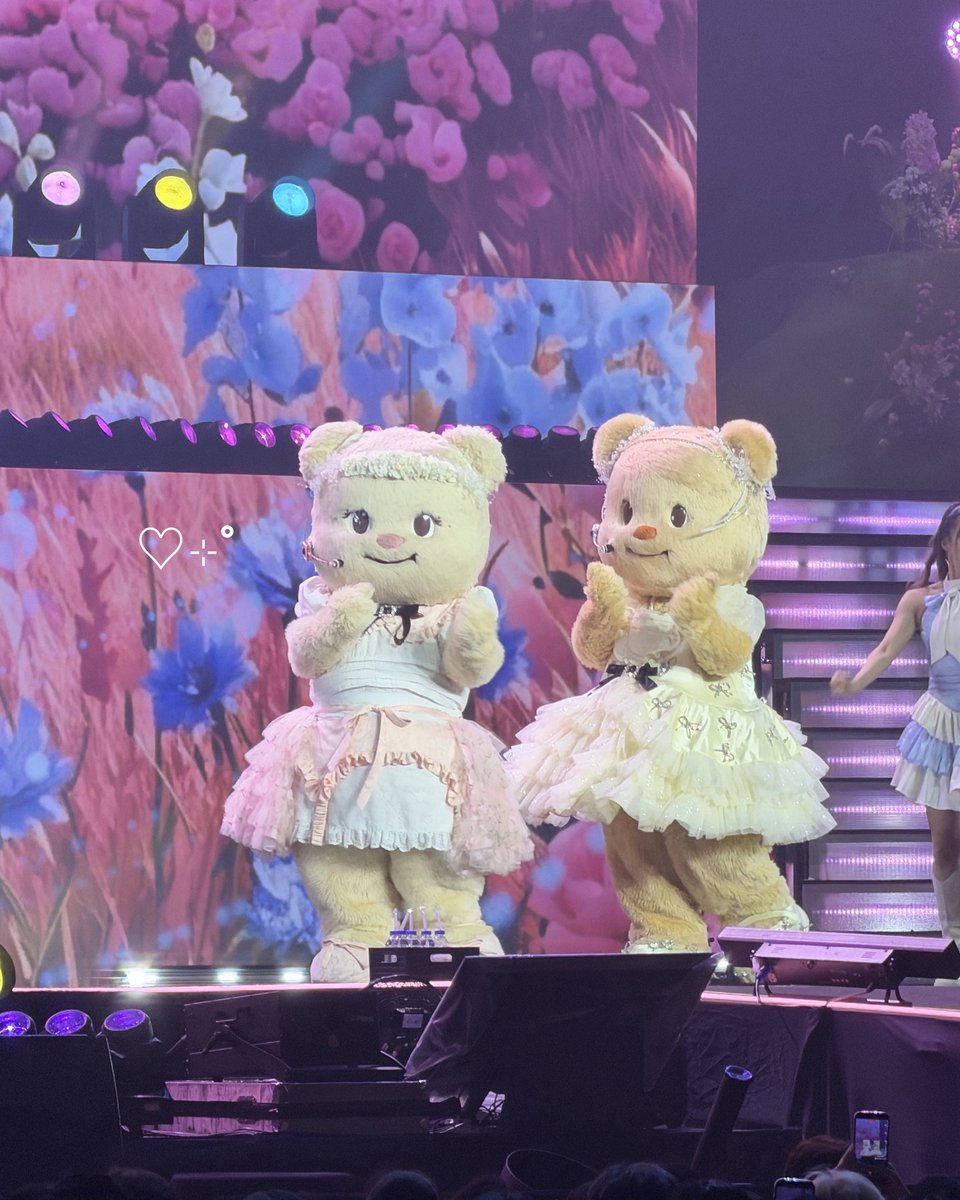 biancabearth's tweet photo. วันนี้ตื่นเต้นและดีใจมากๆที่ได้ขึ้นคอนเสิร์ตกับพี่หลิงและพี่ออมค่ะ☺️🎀💗

ขอบคุณที่ชวนเบียงก้าและน้องเนยมาสนุกด้วยกันในงาน LINGORM ‘THE WORLD BETWEEN US’ CONCERT นะคะ 💕

#Biancabear #Butterbear
#LINGORMCONCERT 
#TheWorldBetweenUs 
#LingOrm https://t.co/zQcfw6DWqu
