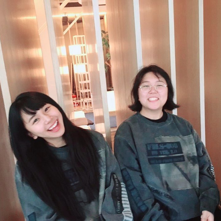 twenty9ayn's tweet photo. why is this making me so emotional? (˃̣̣̥ᯅ˂̣̣̥)

it also reminds me of sadness manager unnie who was really close to chaeyoung. she was TWICE's manager until 2018, and everyone knows how well she took care of the girls back then 🥹 i'm just really happy knowing that their current and former managers seem to have such a close bond with them. it's nice to know that the people who've been part of their career lives along the way have built such a meaningful connection with them..