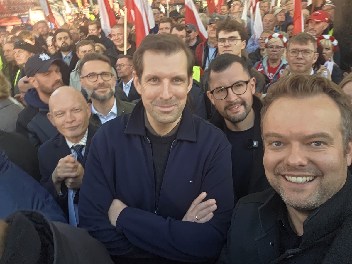 petroPiotrpetro's tweet photo. Tak właśnie wyglądają kanalie pierdolone... https://t.co/wM5EpUqFhW