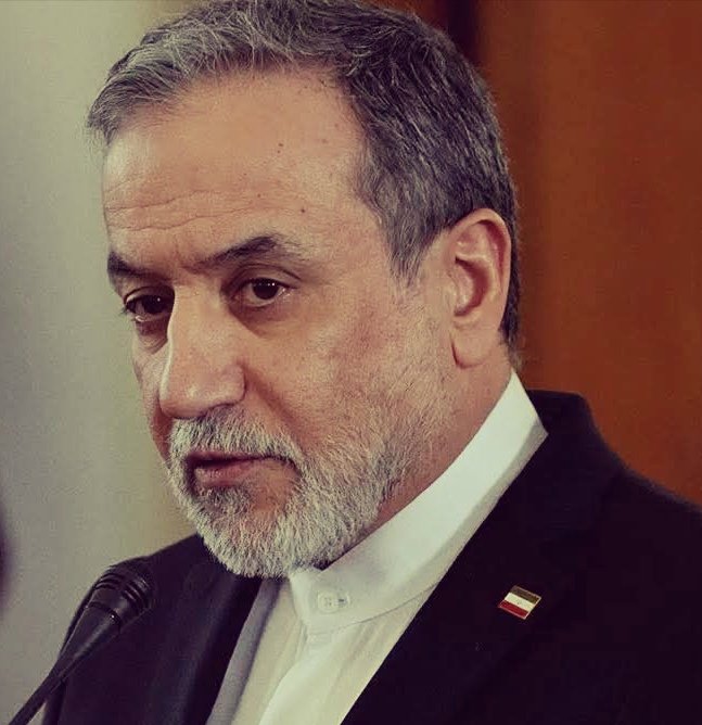 aboal22g's tweet photo. 😎 عراقجي. وزير الخارجية الإيراني من بغداد:
 إيران مستعدة للتعاون مع جميع إخوانها وجيرانها لتحقيق الأمن بالمنطقة..
لا يتحقق الأمن بالمنطقة الابرفع أيديكم  عنها وتتوقفو ن عن تصدير افكاركم وتشكيل مليشياتكم.. https://t.co/x0381SVJ8J