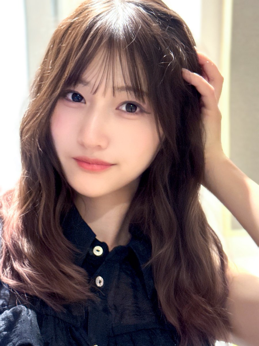 kanisawa_moeko's tweet photo. 髪ふわってしてた日 https://t.co/Bglqj1A2hE