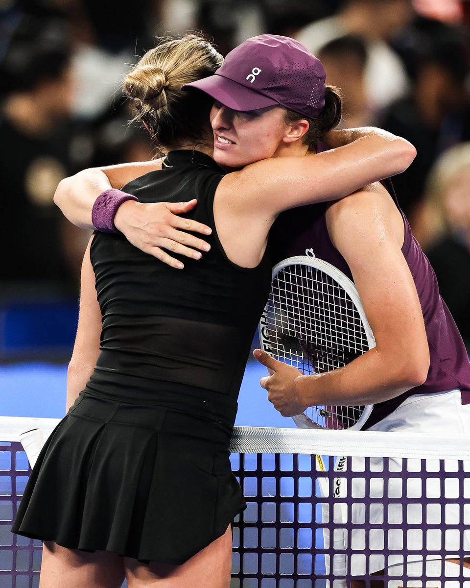 WTA's tweet photo. Respect ♥️

#dongfengvoyahwuhanopen https://t.co/op4Ov4BQIW