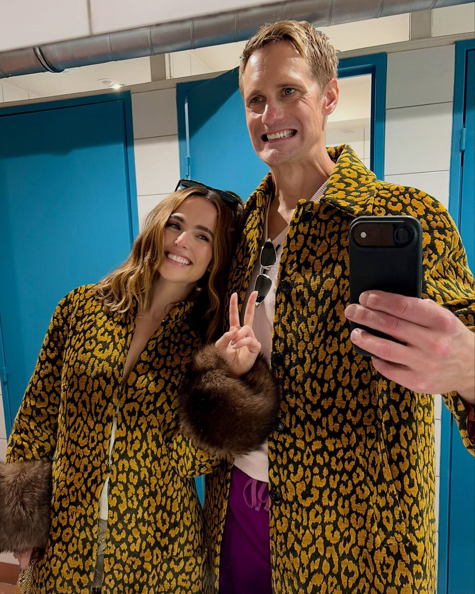 skarsgardaily's tweet photo. alexander skarsgård and zoey deutch https://t.co/XvfJAuj4Uc