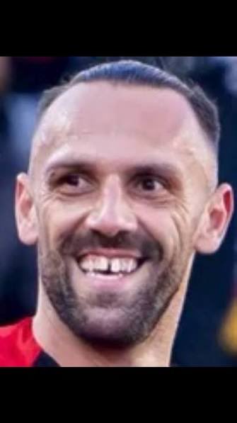ASLANBEYur's tweet photo. Anlık Galatasaraylar #GBvGS https://t.co/nkt2TMhK0D