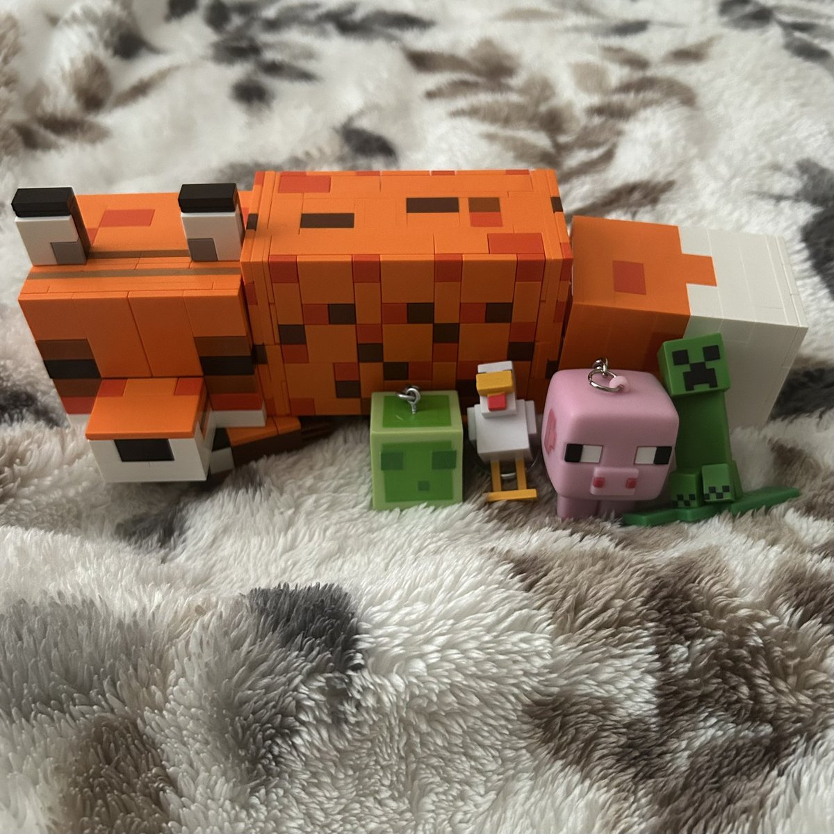 scagrr0ni's tweet photo. (˶ᵔ ᵕ ᵔ˶) I love minecraft. I need more. https://t.co/3Qd3w0dkCf