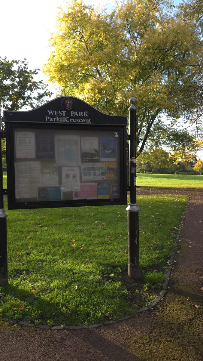 Annie23703's tweet photo. Took me 3 days
4 tries
Every time I almost entered the gate of the park I turned around

Today I did it, sat on the floor of the bandstand
The sun was setting, the park was clearing out and it was only me &amp; the birds
And that one bat (wyky)

Love you Liam❤️
(Peep my Xmas dino😂) https://t.co/SPWvwI3rdN