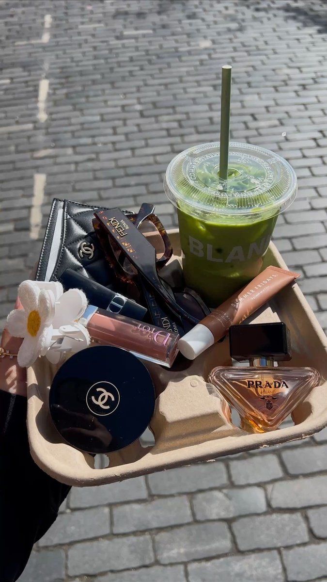 Diorgirlx's tweet photo. ✨🎀🍵💖 https://t.co/2J2rX7P8mt