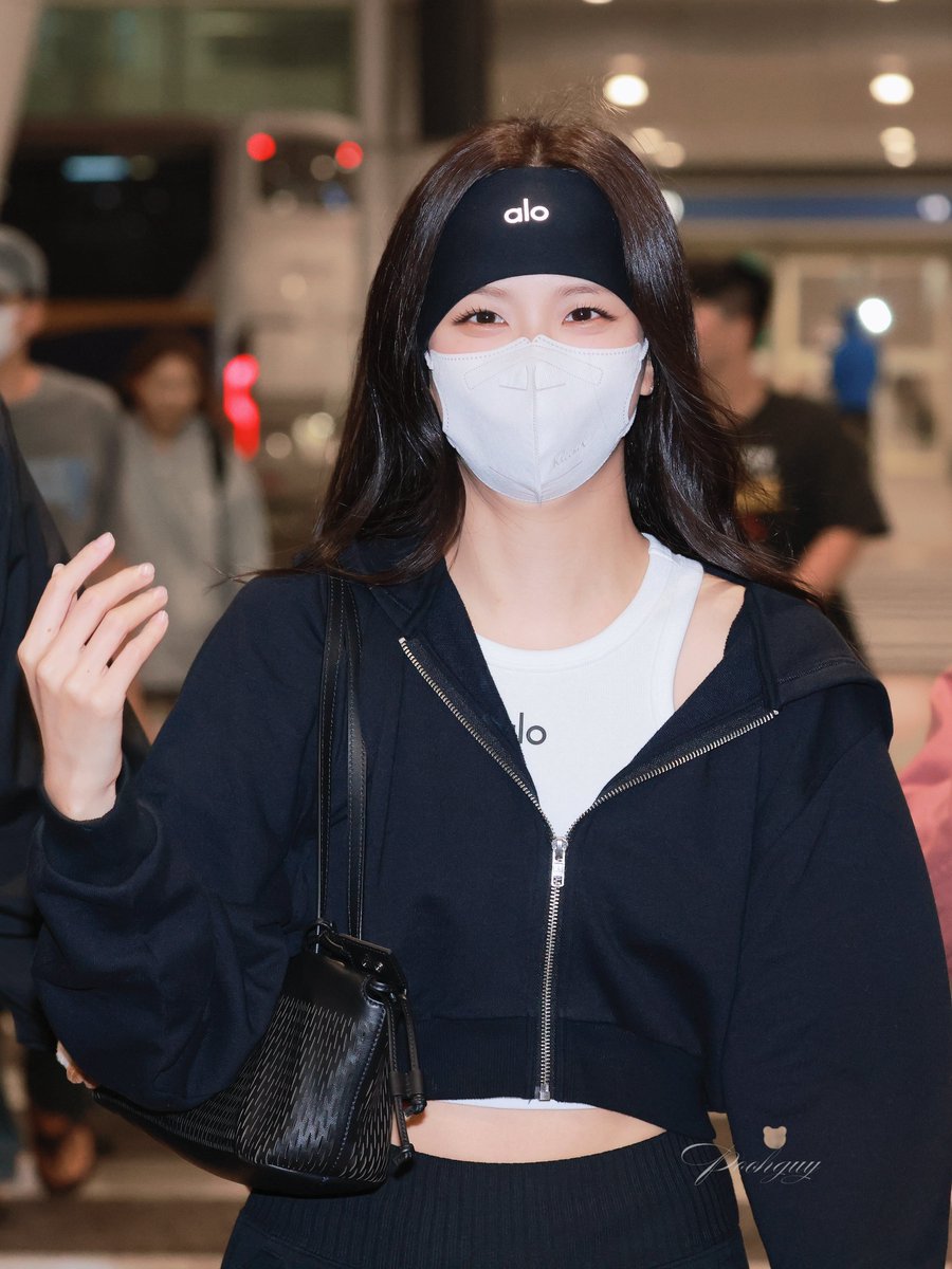jisoostreaming's tweet photo. #JISOO daily streams on Spotify:
#ME

#FLOWER: 640,802,067 (+112,158)
#AllEyesOnMe: 192,249,971 (+40,404)

Total unfiltered: 833,052,038 (+152,562)

Playlist: https://t.co/vN9ihdLkGw
Stationhead: https://t.co/2IXlgkO4l5 https://t.co/wDuNUEag1U