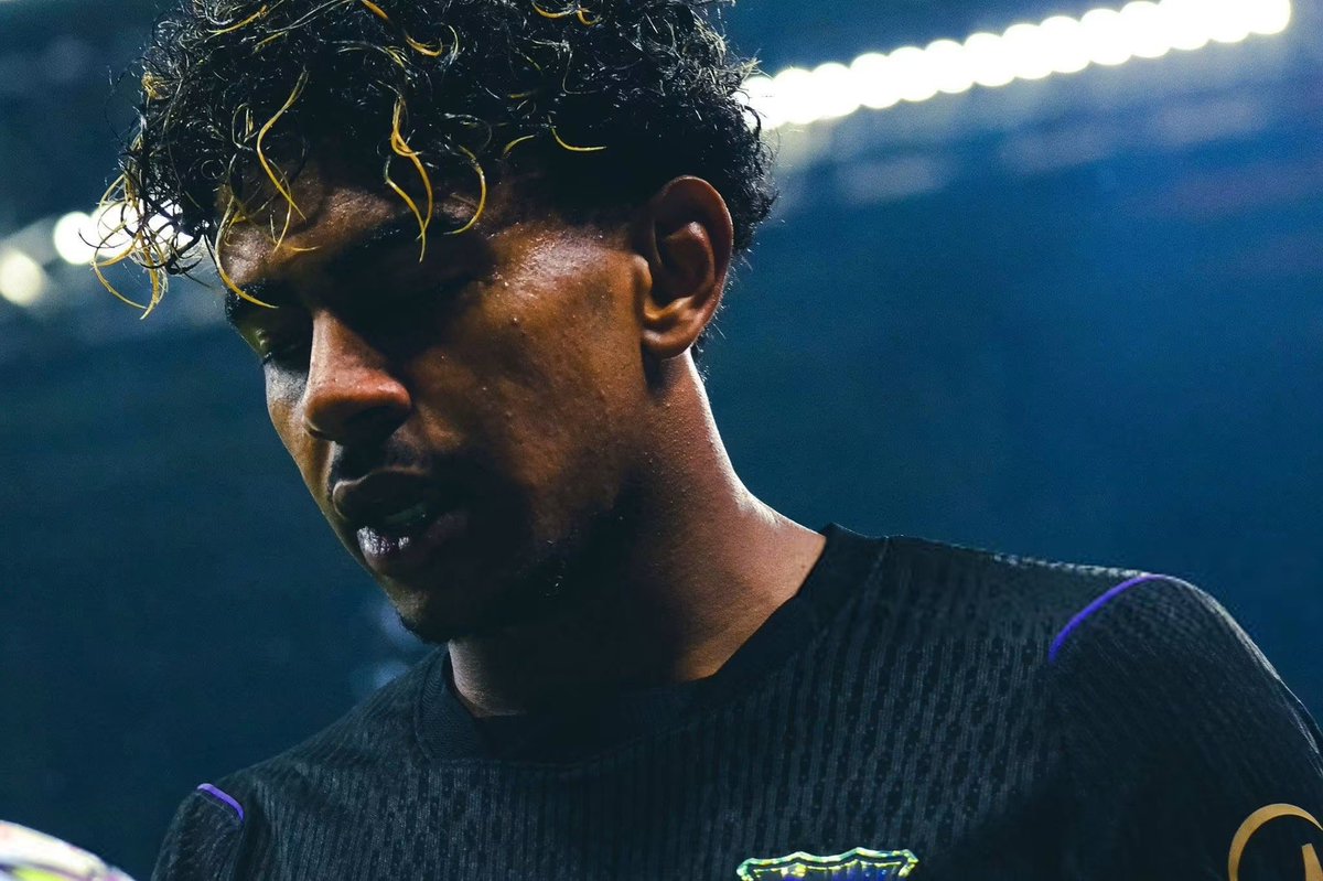 TrellTymlezz's tweet photo. 🔥 JUST IN: Hansi Flick — “Lamine Yamal is the best player in the world at the moment. When I subbed him off, I told him I’m proud of him”  🏅🔵🔴💙 https://t.co/PZPYnZrYXk