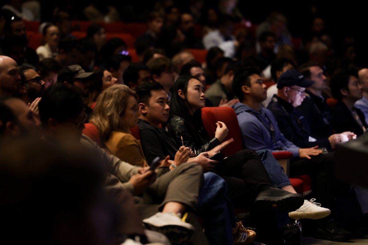 speedrun's tweet photo. 80 companies. A packed theater of investors + thousands watching online, then an afternoon of demos.

SR007 Demo Day was our biggest yet - from speech AI and data center robots to orbital lasers for missile defense and more.

Check out the recap 👇
https://t.co/UfMQfmO7oG https://t.co/xjksEZPBEo