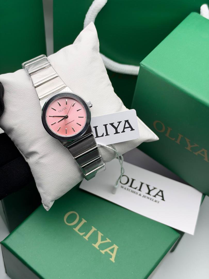 niko_wearz's tweet photo. ‼️NOW AVAILABLE🛍️
OLIYA chain watch
🏷️35,000
To SHOP🛍️: Kindly DM
🚚SWIFT NATIONWIDE DELIVERY AVAILABLE📦 https://t.co/7kUZUAOrCQ