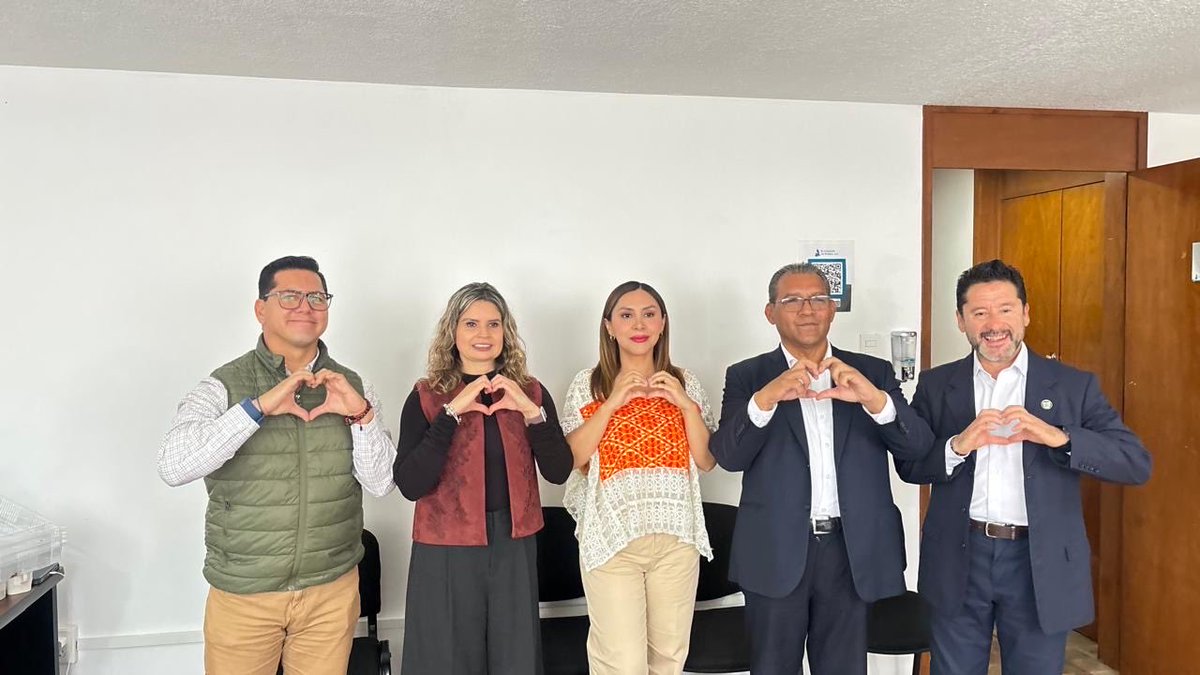 monbarsa's tweet photo. Acudimos al foro de @COLPUEAC , donde se destacó el papel de las mujeres rurales en la alimentación y el bienestar comunitario.

Con la visión del gobernador Alejandro Armenta, impulsamos una economía con sentido social.

#PorAmorAPuebla #TransformarEnGrande https://t.co/zut1Y3GdDY
