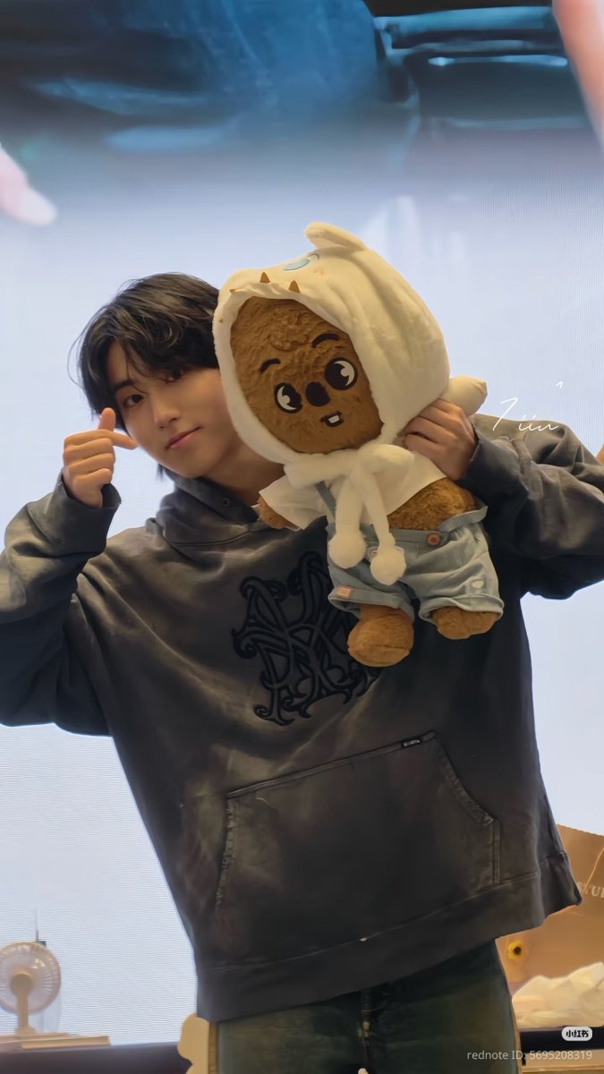 theace0914's tweet photo. CUTIES https://t.co/hfdu01lr6X