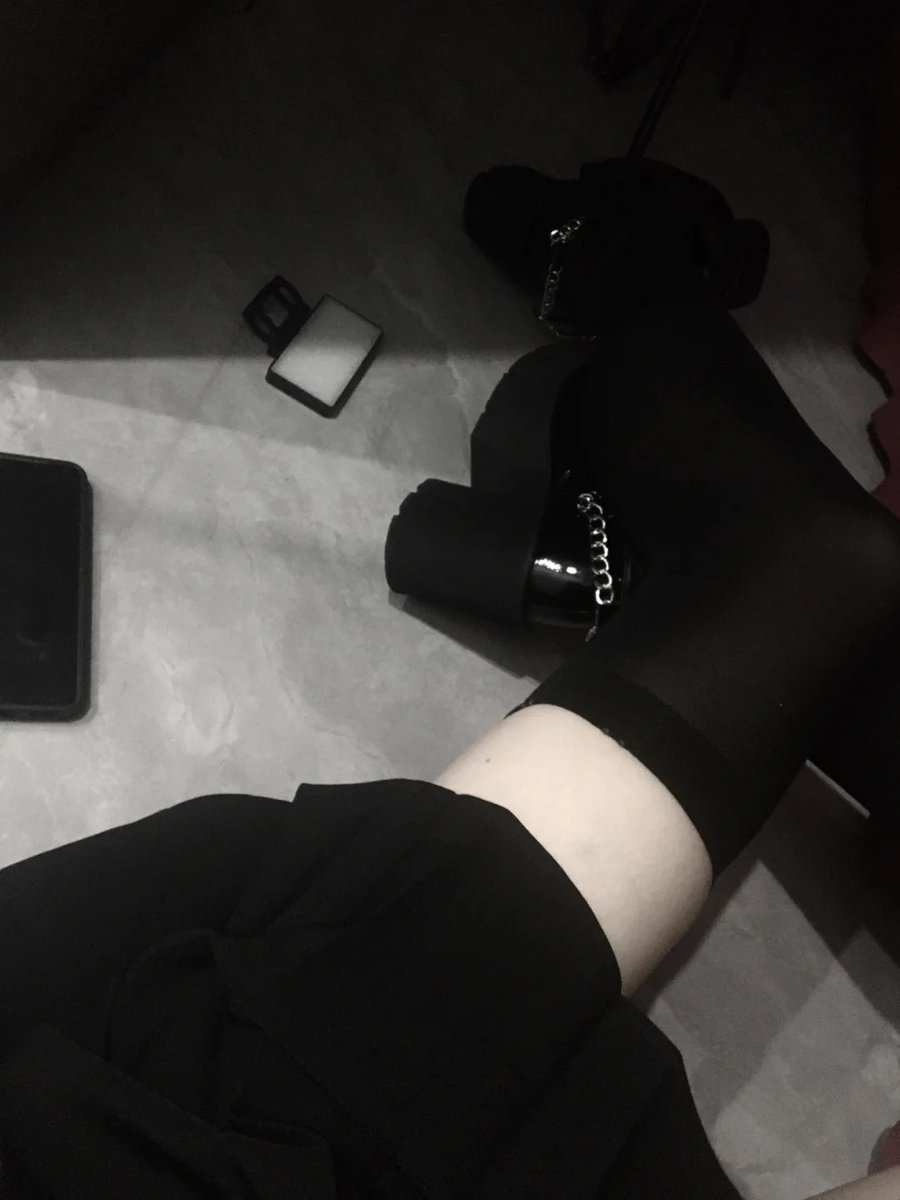 cyuhss's tweet photo. 🖤🖤🩸 https://t.co/qC2qjXB5L0