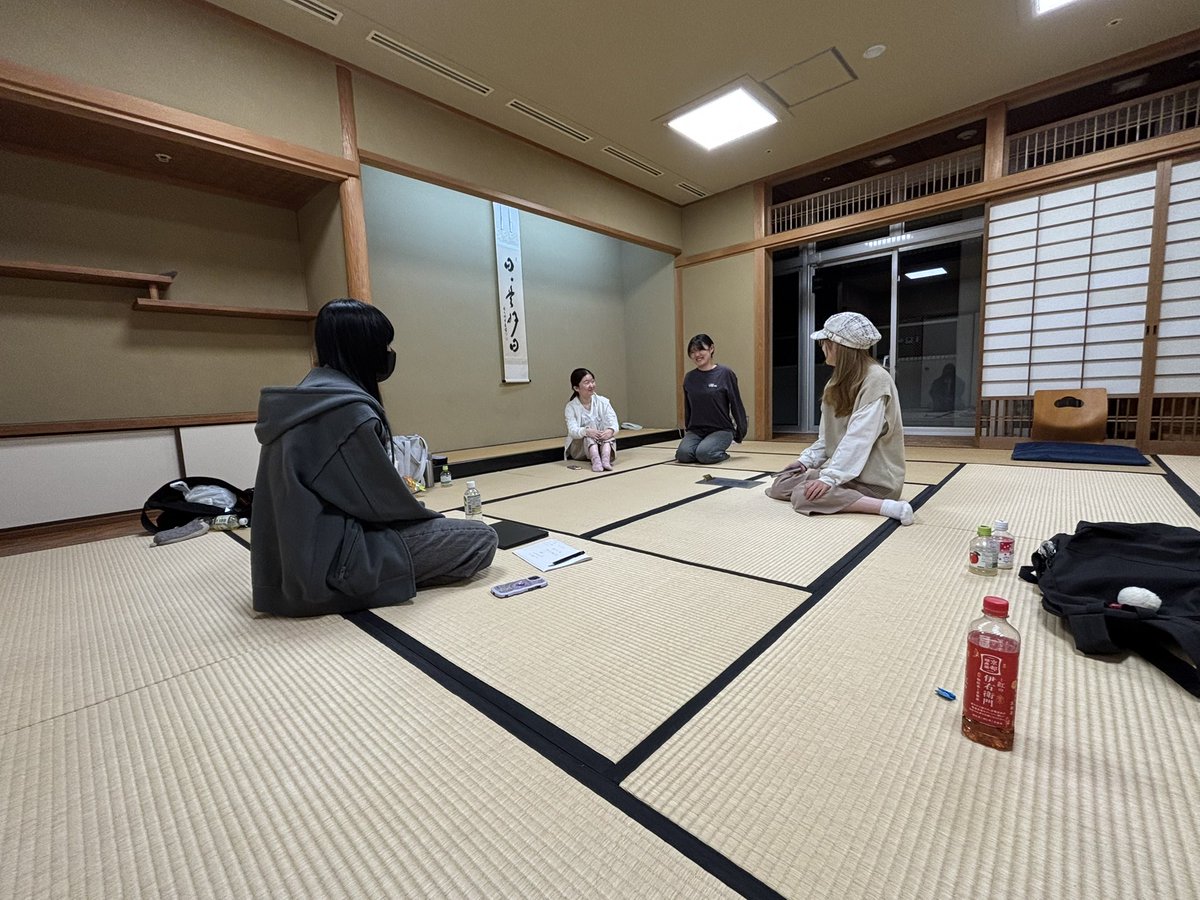 gekka1864's tweet photo. 花火の音が響く中🎇
夢見主義さんの稽古でした！

立ち稽古してほくほく。
役者やるときの独特のこの身体の疲れ、今年初！！！頑張るよ！！

 #第3回大阪学生演劇祭

【夢見主義応援窓口】https://t.co/U5LBT8UBbp https://t.co/NmpYSQHnQa