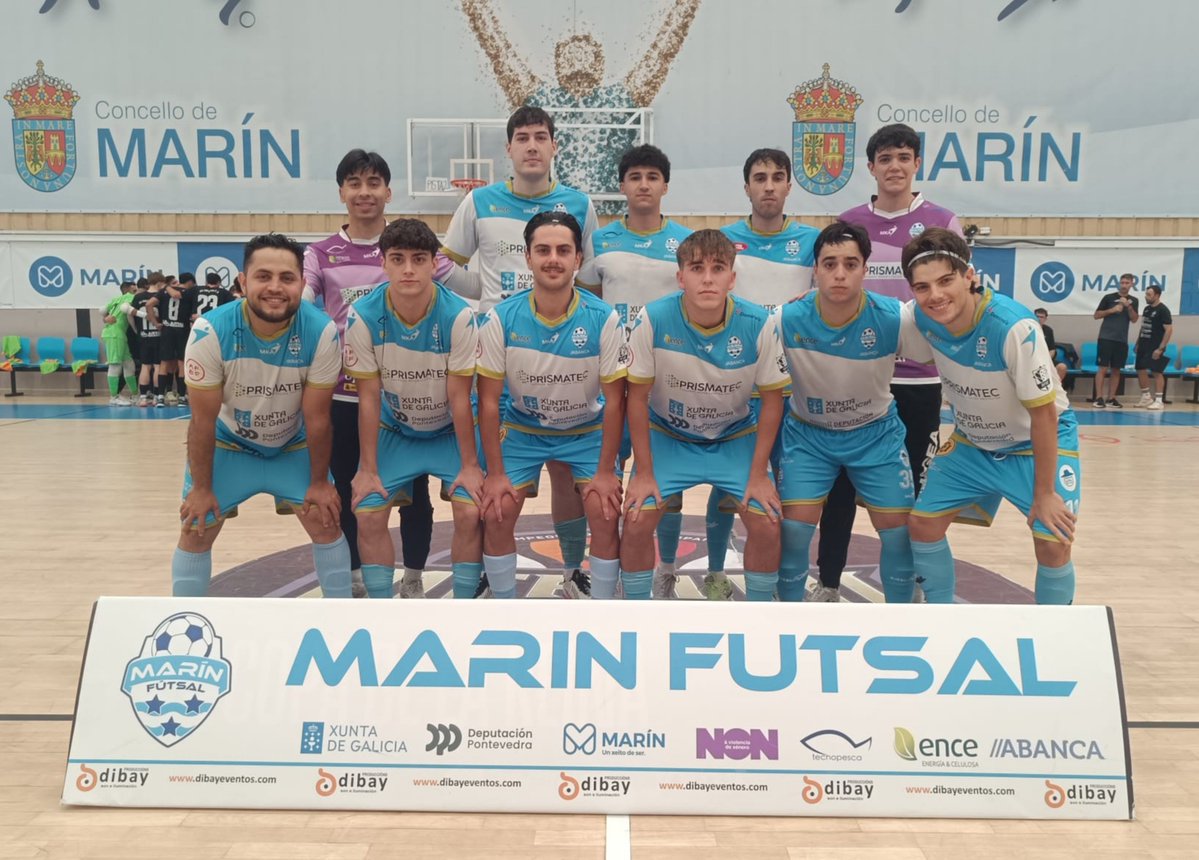 CoGAFS's tweet photo. 🏆 3ª División | Grupo 8 | Jª 6

👥 Diego González / Jon Aragón
👤 Clara Juncal

@marin_futsal 🆚 #osmeigallos

📸 @marin_futsal

#futsal #aretofutbola #futsalreferee #marin #cogafs https://t.co/X5SHa2shX3