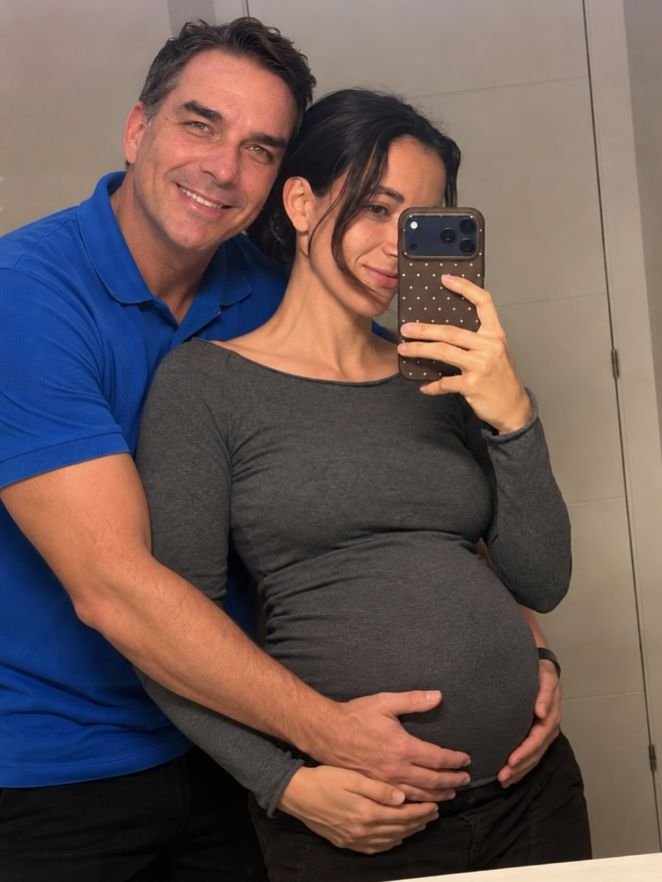 Kemilly12345o's tweet photo. @putellasfv Me contaram que ela tá grávida https://t.co/WmRfMCnzop
