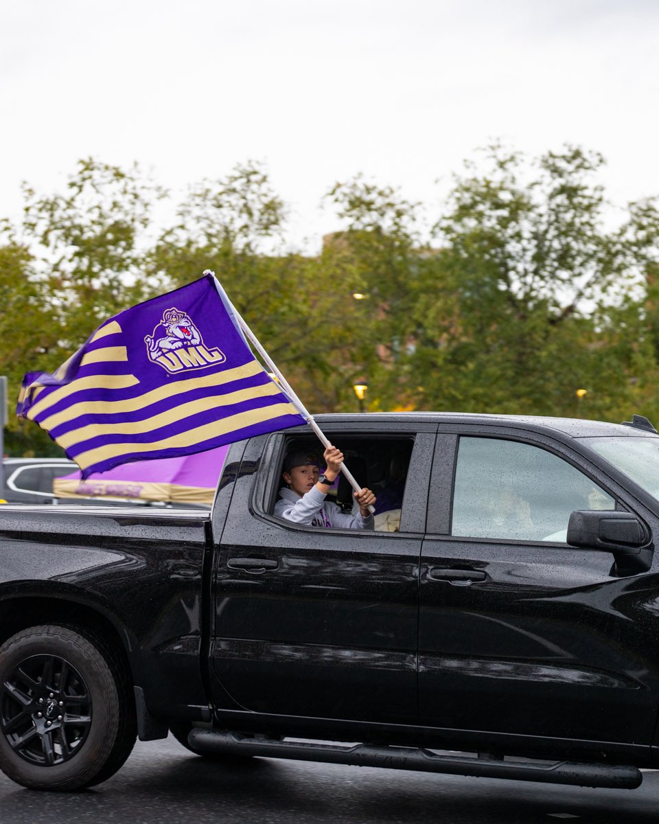JMU's tweet photo. All is well because our Dukes are home. https://t.co/IxyRlZaHod