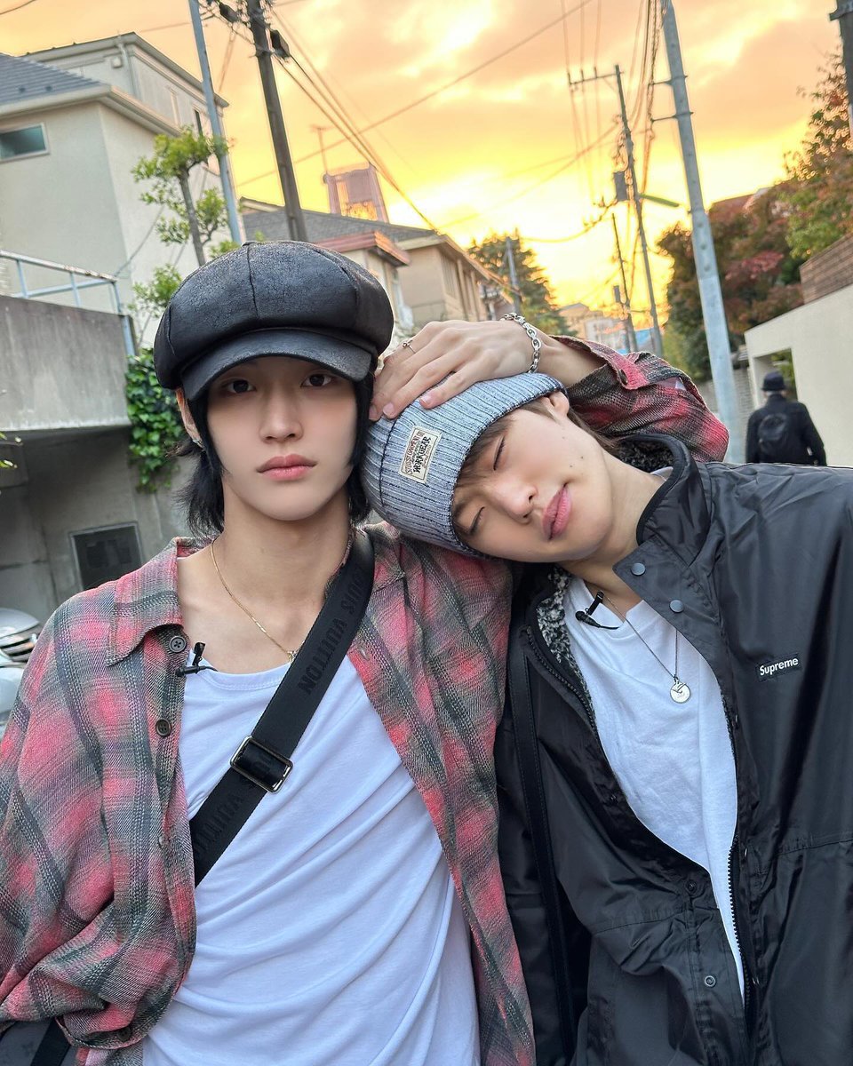 dengoh_'s tweet photo. 저기분이이상해요…………….. https://t.co/tCFSYb2Prr