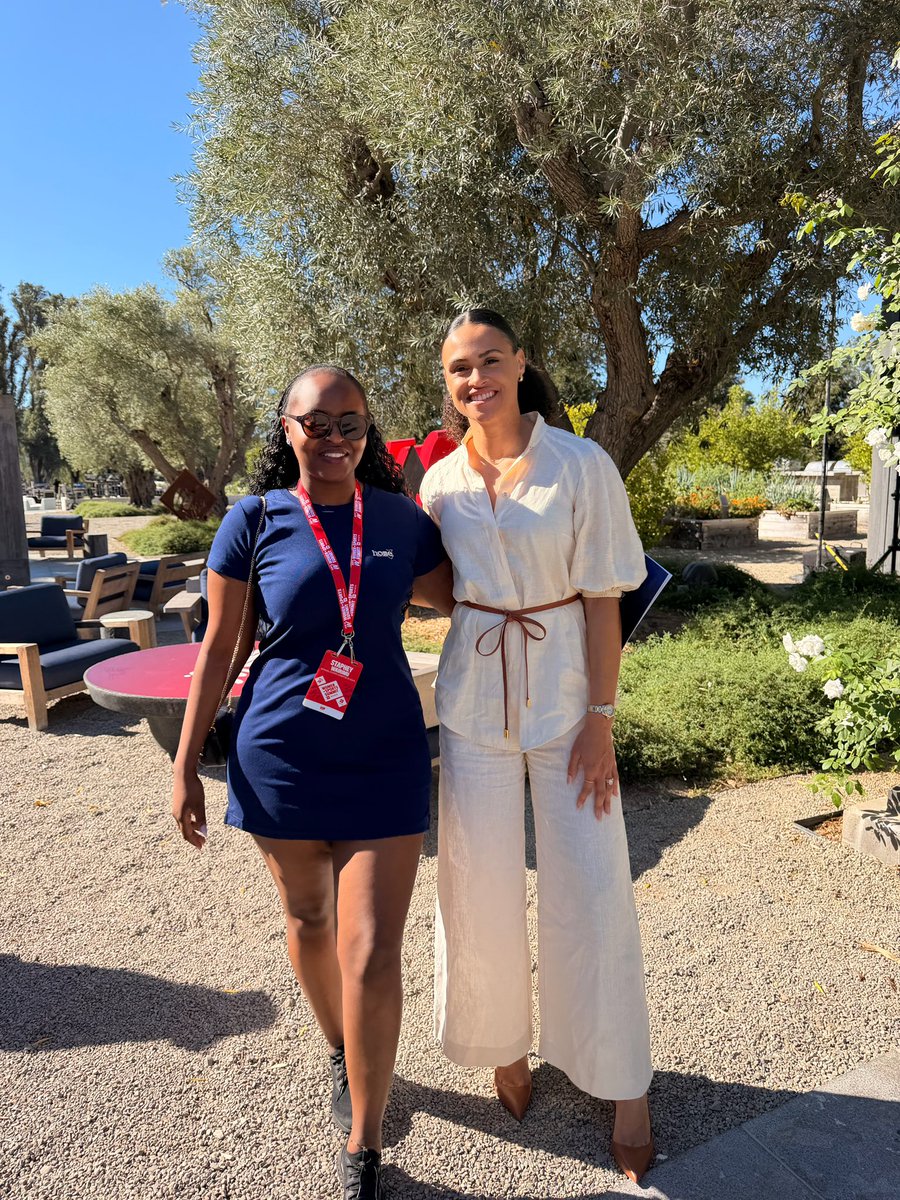 StapheyWairimu's tweet photo. Still in awe of watching world-class athletes take the stage at the @espnW Summit and speak so powerfully about the impact of sport. ❤️

World Record holder, Olympic Champion and World Champion Sydney McLaughlin-Levrone, alongside WWE Champion Becky Lynch, absolutely owning the stage!

And then there’s @alexisenunes what a beautiful soul she is in person! 🥹🤍