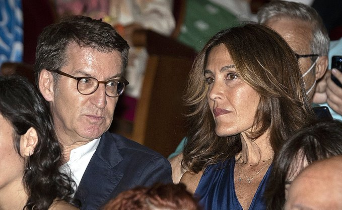 SRGOGOL's tweet photo. M Mínguez, socialista, tras haber votado a favor de decretos pro inquilinos y anti desahucios, dimite porque su pareja tiene 30 pisos; Feijoo, tras votar en contra de esos decretos, no dimite porque quiere seguir protegiendo los intereses de su pareja que tiene una inmobiliaria. https://t.co/FpmntfJb4l