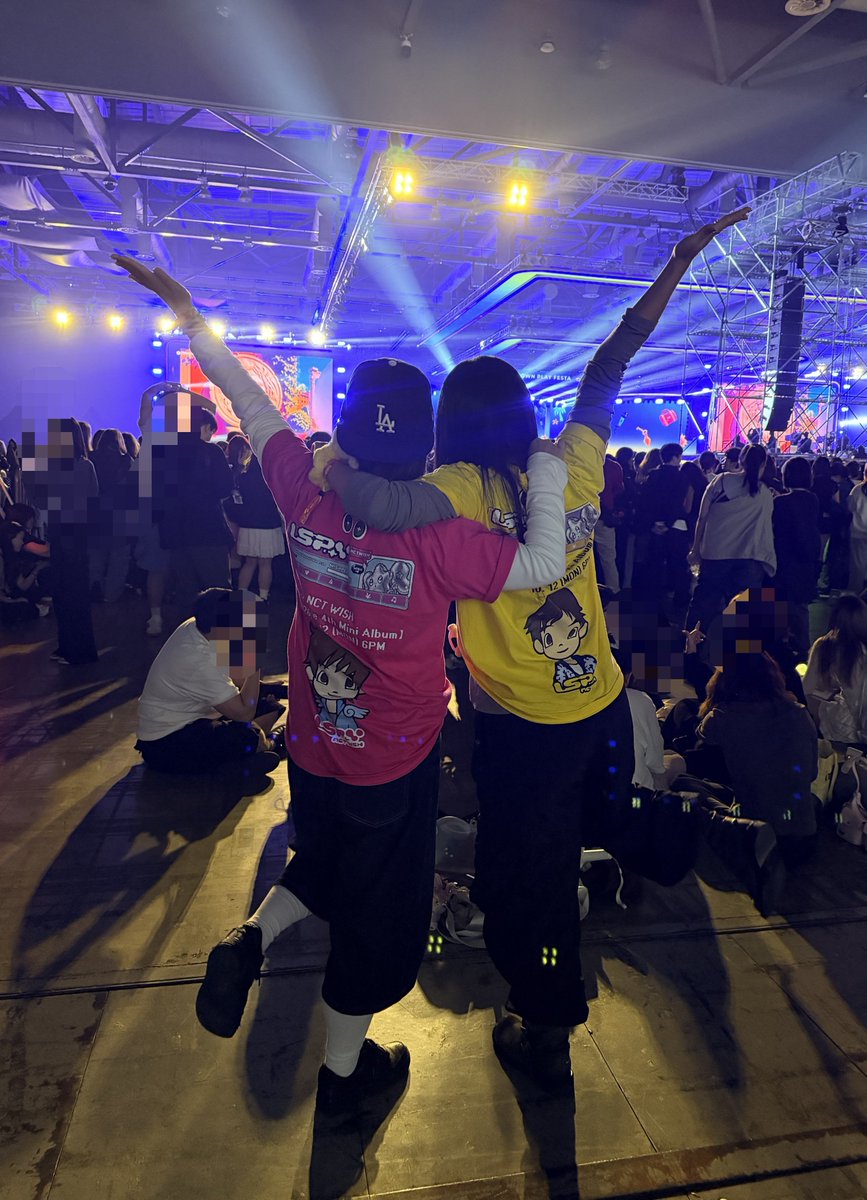 ooyulmine's tweet photo. 놀페도 못가고 미팬도 못가나했는데 천사쿠네덕에 놀페와서 미친유산소하고 갑니다💛💖 https://t.co/iR7ipMYl1I