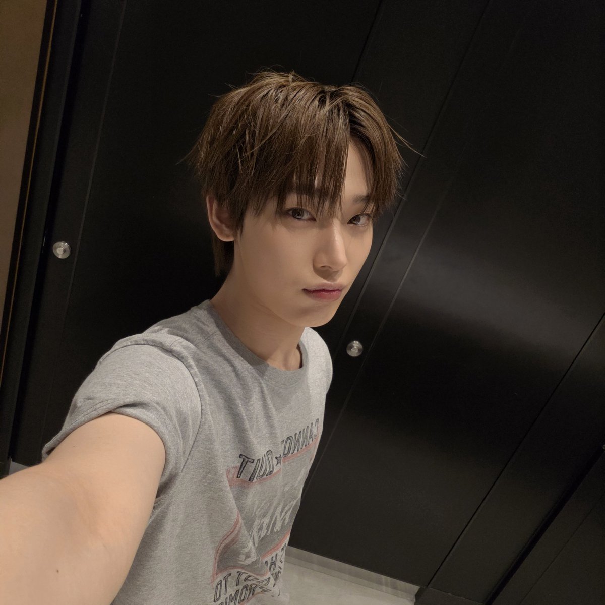 ddunsanim's tweet photo. 아웅 잘생겻다🫰🫰 https://t.co/F7eha2nHAL