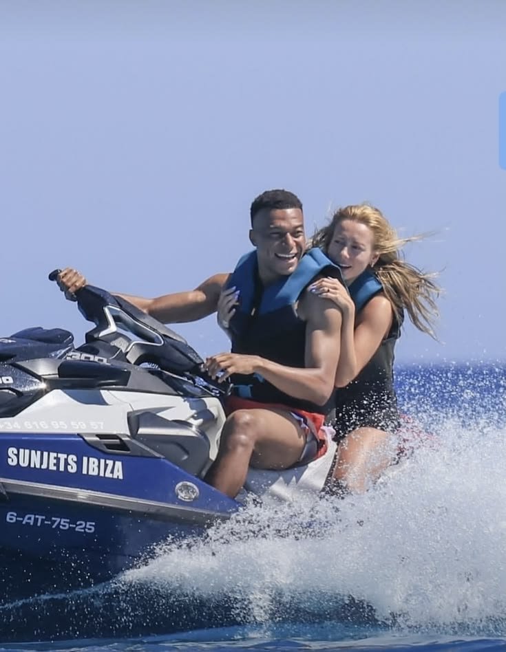 Laineytales's tweet photo. Kylian Mbappe having the time of his life on a jet ski in Ibiza https://t.co/FRbQZuqqzZ