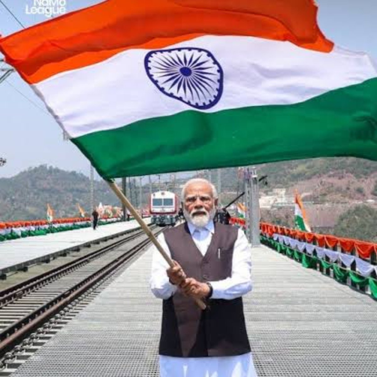 AryavratRules's tweet photo. This image of Modi ji will get more Likes than this Pappu. https://t.co/Dey2dzUgXC