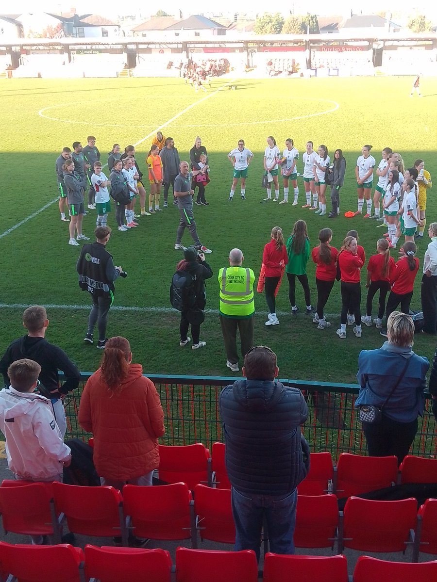 JoeSeward1's tweet photo. Great way to end the home campaign with a 2-0 victory for @CorkCityFC over @bohemiangirlsfc 
in the @LoiWomen 
Kate O'Donovan 
retires after a stellar career with Cork City 
#CCFC84 https://t.co/pgMtLBKY81