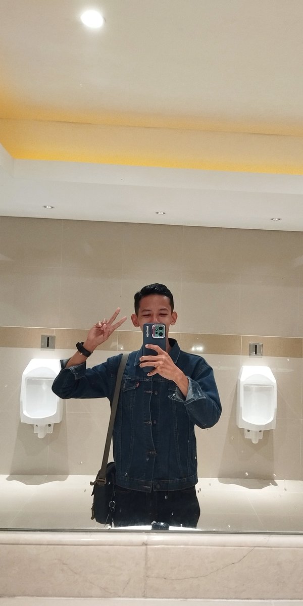 Keyzeru46's tweet photo. @radenrauf Izin mencoba berpartisipasi nih, Mas mas jawaa 👋🏻👋🏻
M27 - Semarang

#LoveStory https://t.co/eTrYDTsjP6