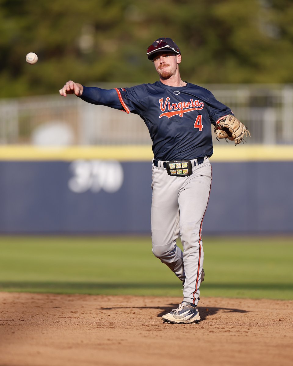 UVABaseball's tweet photo. We're back at The Dish at 4 p.m. for the Fall World Series Finale🔶🔷

#GoHoos https://t.co/0dobyOEcBZ