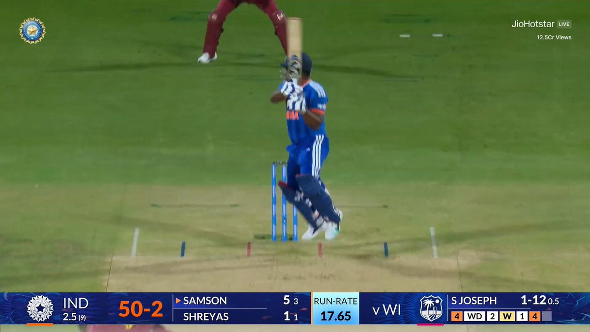 CricCrazyJohns's tweet photo. WHAT A SHOT FOR A SIX BY SANJU SAMSON 🤯 https://t.co/zb9iuXYjW2