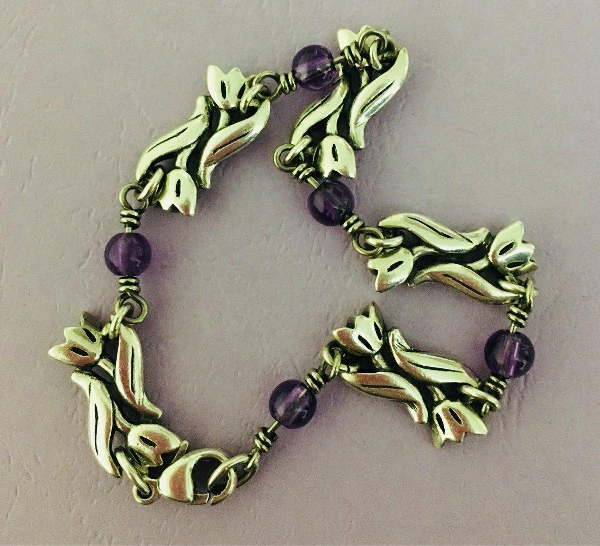 247LovingLife's tweet photo. #JamesAvery #Bracelets #Tulips #Sterling #Amethyst #Beads #SterlingSilver #Jewelry #Etsy #Gorgeous #jewellery #EtsySeller 
https://t.co/nRB88cfbiL https://t.co/SD9qKdzSIR