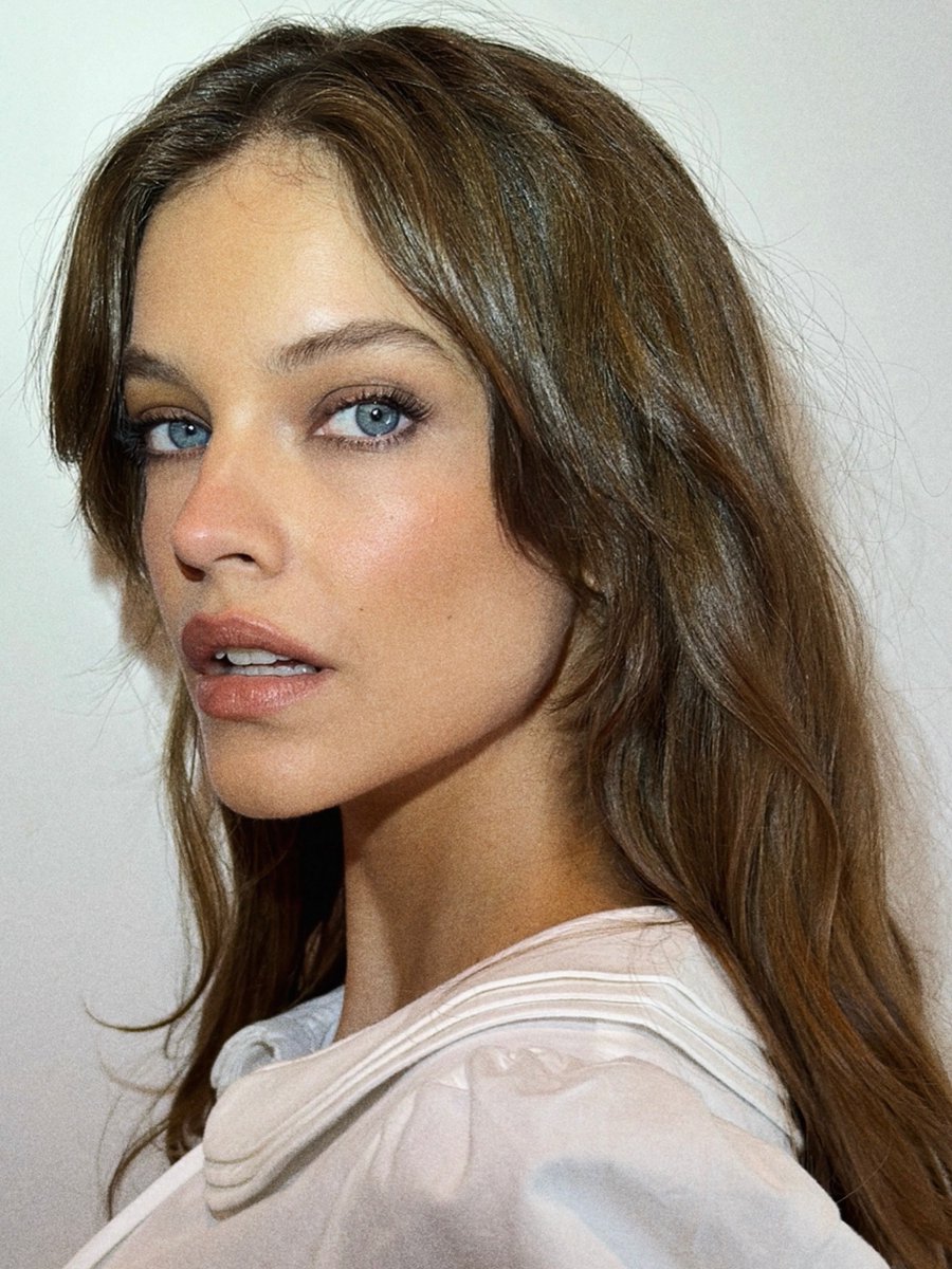 JumpTrailers's tweet photo. Barbara Palvin https://t.co/pr02RD0isC