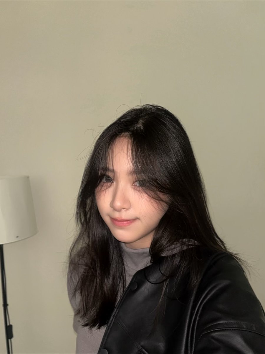 Lily_JKT48's tweet photo. Terimakasii banyakk untuk vcnyaaa dan juga offairrr sarendo rendo nyaaa love, terimakasih sudah meyempatkan untuk mengobrol dan juga datang 🥹🙆🏻‍♀️ semogaa kalian juga mendapatkann energyy semangatznyaa yaaa, semangat energi dari kalian juga bikin ak ikutan eksaited ☝🏻 ditunggu kabar kabar darii kalian selanjutnya yaaurr! #TaLySilaturahmi , JAGA kesehatannya owkeyy!! Goodnightt lovee