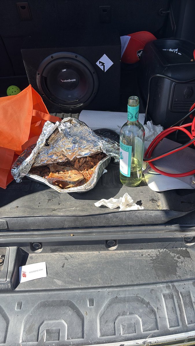 Jerrybagcia's tweet photo. Tailgate dox https://t.co/ZosVZ7rmNm