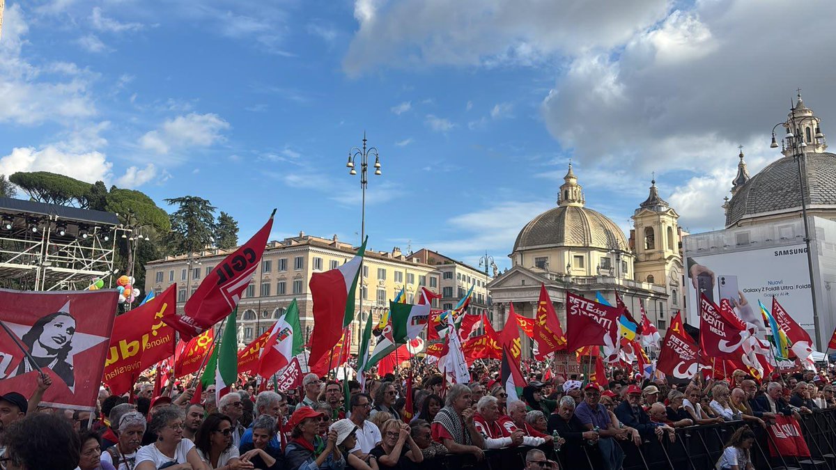 pumpkin31spice's tweet photo. "Se noi bruciamo, voi bruciate con noi"
#17ottobre #manifestazione #Roma https://t.co/unwGmyr85H