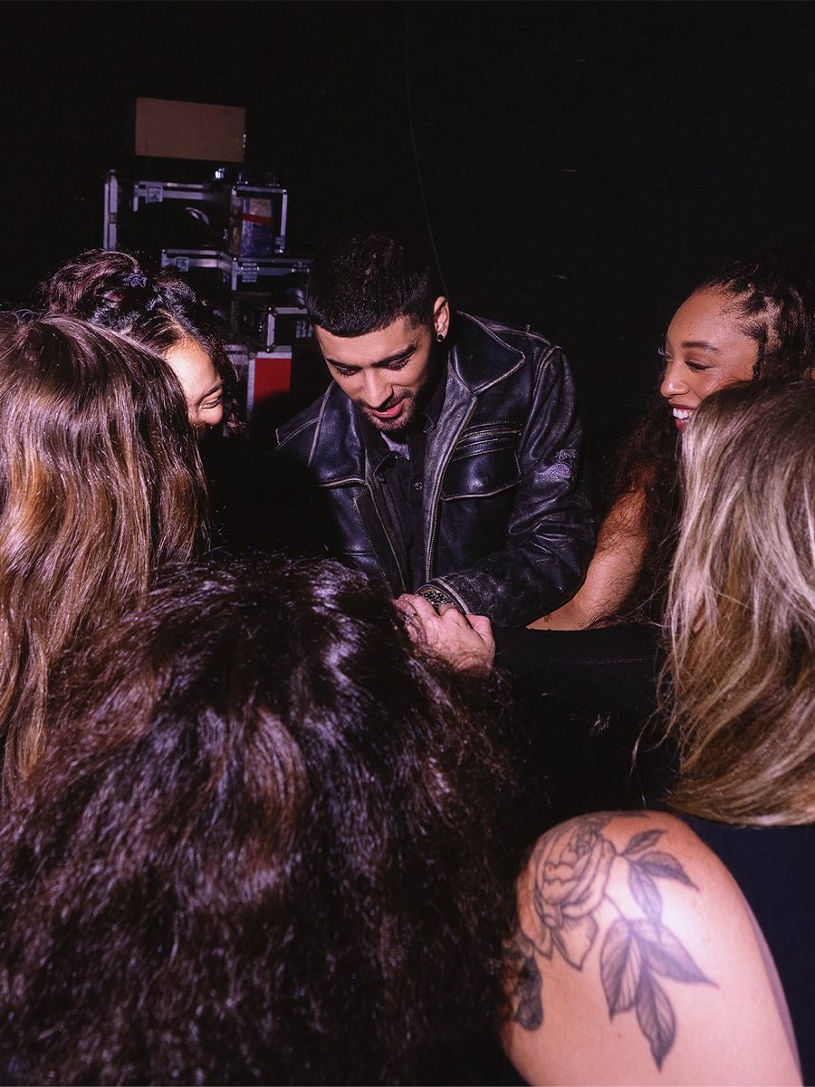 OT5Dailys's tweet photo. Zayn via IG for #KONNAKOLPeru!

"PERU! Last stop on the LATAM tour! Thanks for all the love and the incredibly detailed thoughtful handmade gifts! Big love!" https://t.co/oJZLKm6NRn