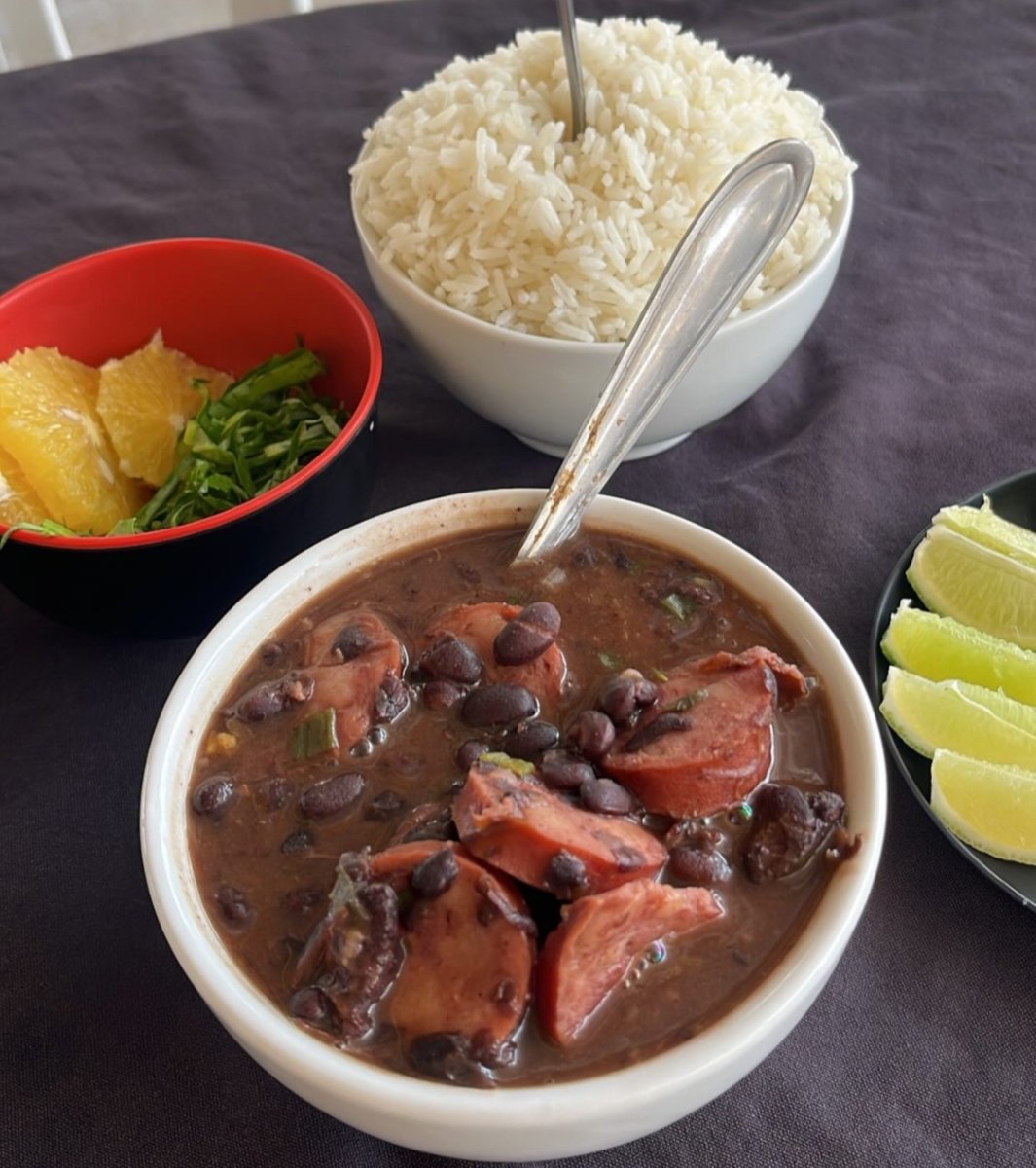 ilovepadarias's tweet photo. Feijoada https://t.co/89T2XWfLDk